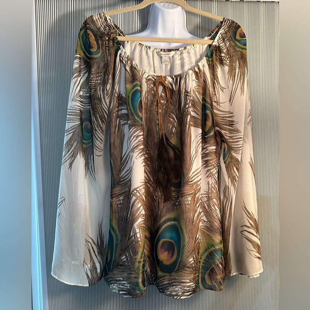 Boston Proper Blouse. Lined blouse with peacock design.